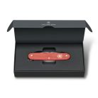 VICTORINOX Swiss Army Pioneer X zsebkés, alox, Limited Edition 2025, Stone Red